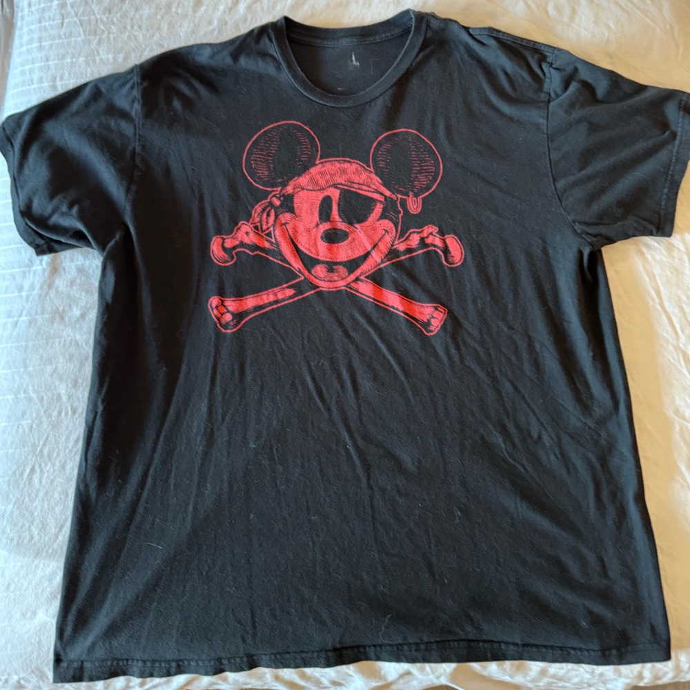 Black Pirate Mickey Mouse Shirt ❗️❣️🔴